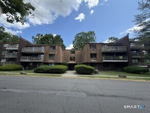 Building Photo - 126 Triangle St