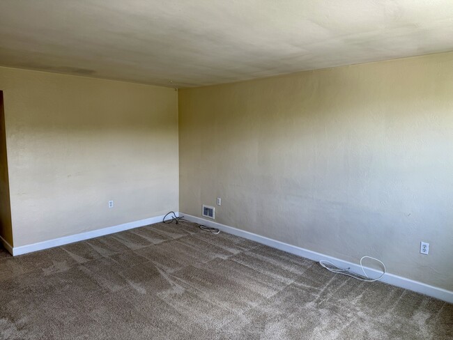 Building Photo - 837 Boggs Ave