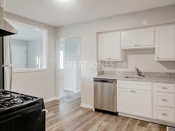 Foto del edificio - 10900 Pear Tree Ln