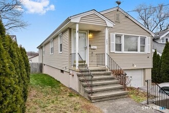 Building Photo - 732 Tunxis Hill Rd