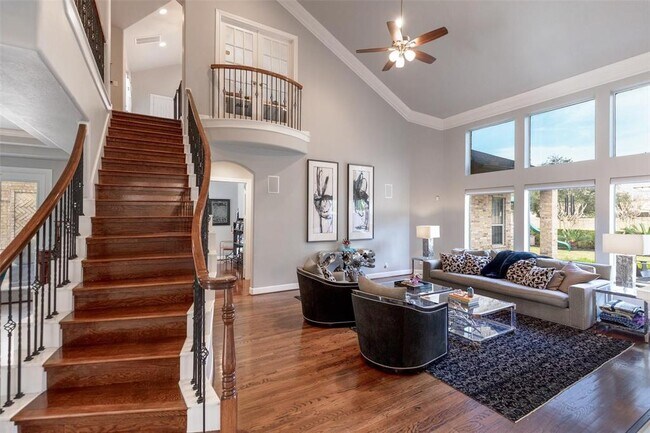 Building Photo - 5826 Santa Fe Springs Dr
