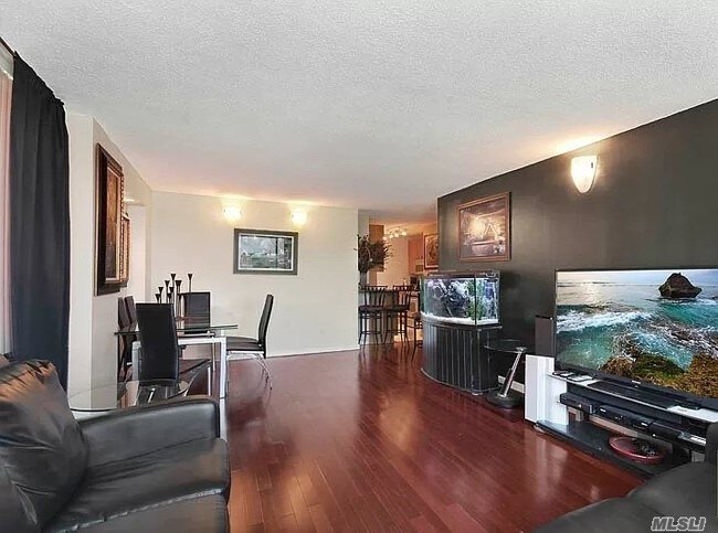 Foto del edificio - 2400 Johnson Ave