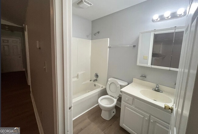 Building Photo - 170 Fair Oaks Dr