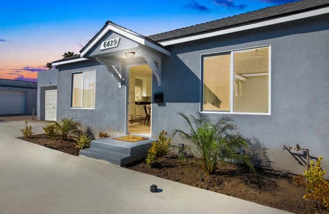 Private 2BR / 1BA Bungalow Unit in Hyde Park Section 8 Welcome! - Private 2BR / 1BA Bungalow Unit in Hyde Park Section 8 Welcome! Apartment