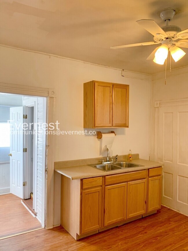 Foto del edificio - 1204 N 20th St