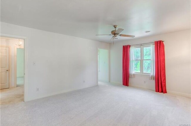 Building Photo - 3 BD / 2.5 BA Colonial Home, Available Aug...