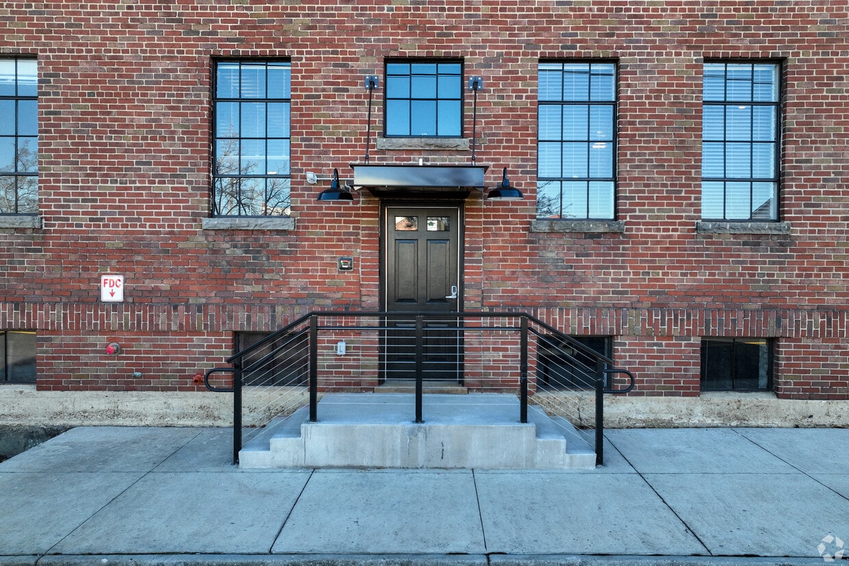 Modern Living Meets Historic Charm - Modern Living Meets Historic Charm