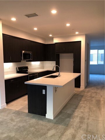 Foto del edificio - 2835 Blossom Ct