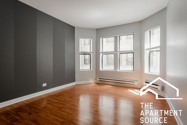 Building Photo - 3637 W Dickens Ave