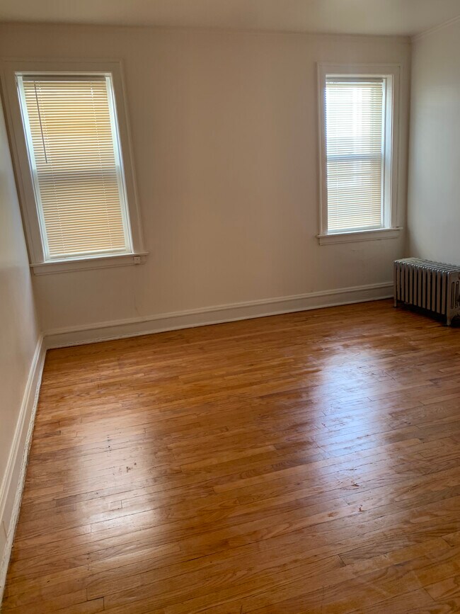 Building Photo - 6231 N Francisco Ave