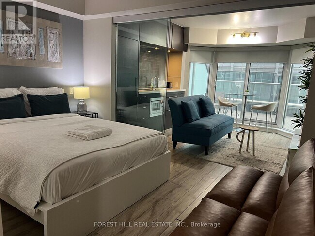 Photo du bâtiment - 155 Yorkville Ave