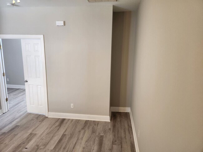 Foto del edificio - 70 Cassandra Ln