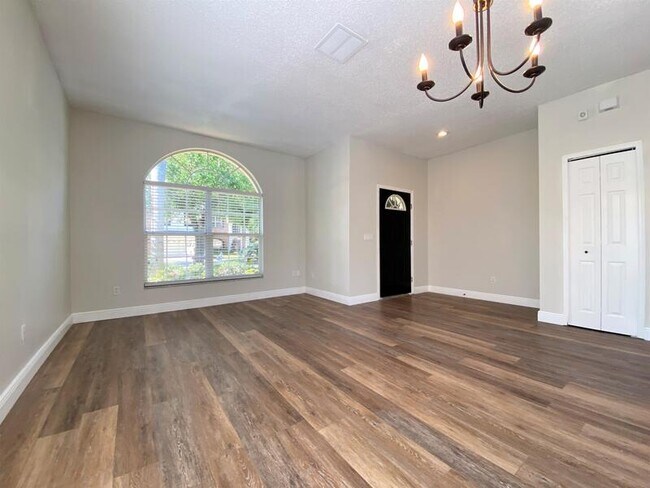 Foto del edificio - 5015 Boathouse Drive