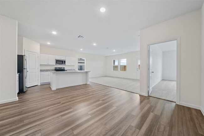 Building Photo - 31278 Williams Lndg St