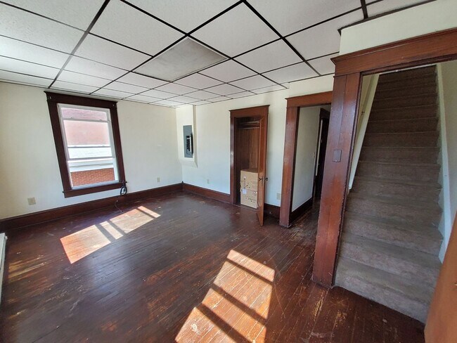 Foto del edificio - 2nd St 215-217 N