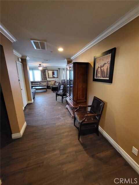 Foto del edificio - 3060 Emerald Ln