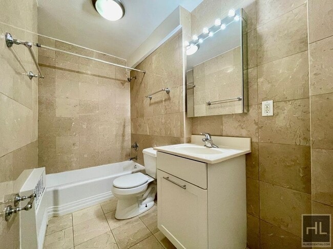 Building Photo - AMAZING ONE BEDROOM APARTMENT!! AMAZING DE...