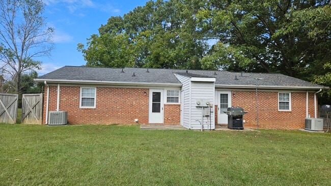 Building Photo - 540 Old Liberty Rd
