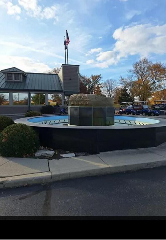 9608 S Bay Pointe Ct Unit 9608 BAY POINTE, Bloomington, IN 47401