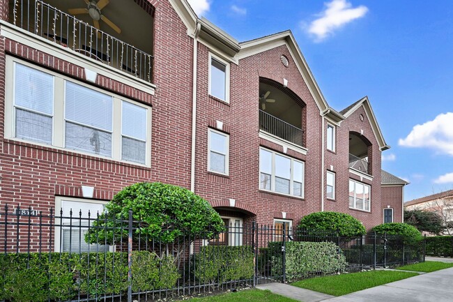 Foto del edificio - Gorgeous and spacious three-story townhome!