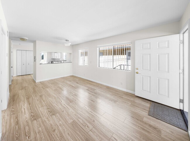 Foto del edificio - 10225 Fernglen Ave