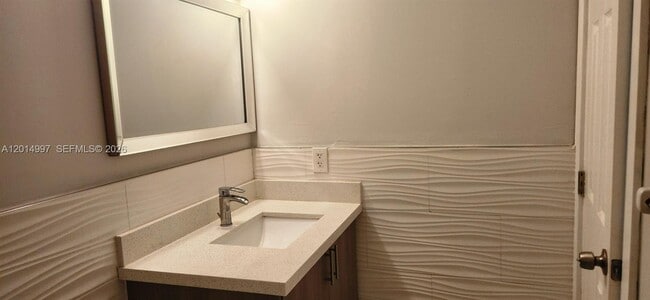 Building Photo - 7823 Miller Dr