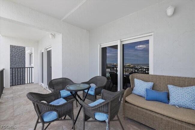 Foto del edificio - 1511 Estero Blvd