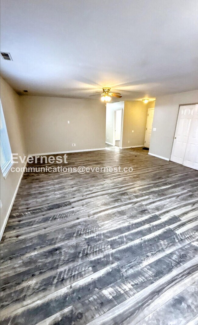 Foto del edificio - 5821 Weeks Ave