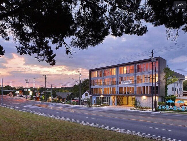 Foto del edificio - 3114 S Congress Ave