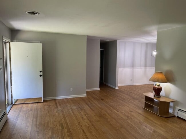 Building Photo - 107 Caran Rd