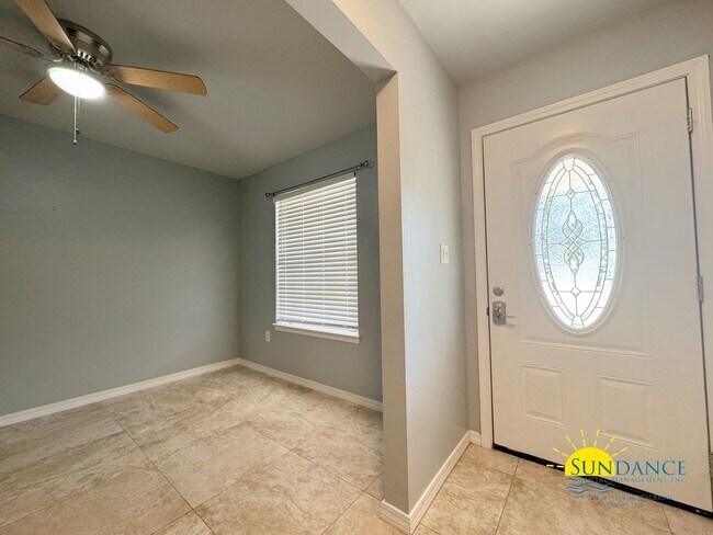 Building Photo - Must see home in sought after neighborhood!