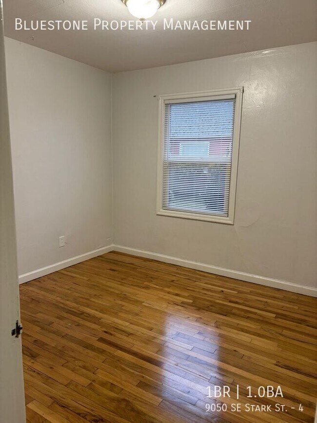 Foto del edificio - 9050 SE Stark St