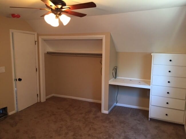 Building Photo - Charming 3 Bedroom, 1 Bath Home in the Swa...