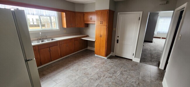 eat-in kitchen - 506 Crescent Ave
