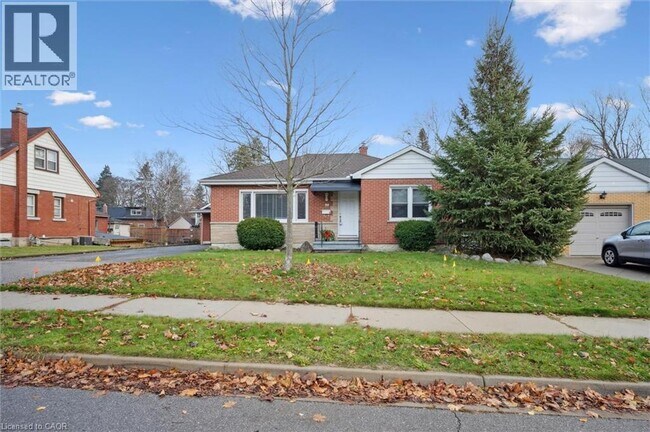 Building Photo - 29 Scrimger Ave