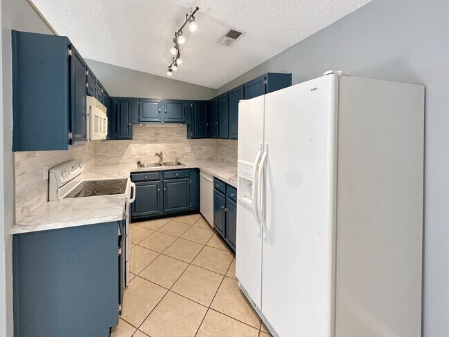 Foto del edificio - 2317 N Thomas Dr
