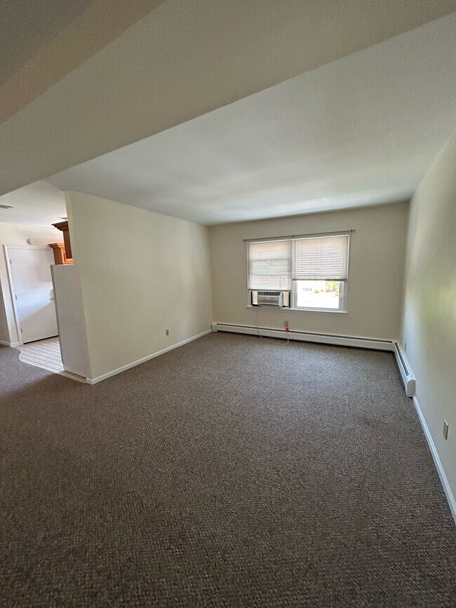 20 Sherman St Unit Apartment 3, Fairfield, CT 06824 20 Sherman St