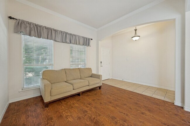 Foto del edificio - 1615 Bur Oak Dr