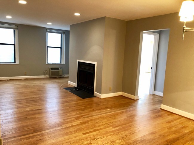 Foto del edificio - 1316 New Hampshire Ave NW