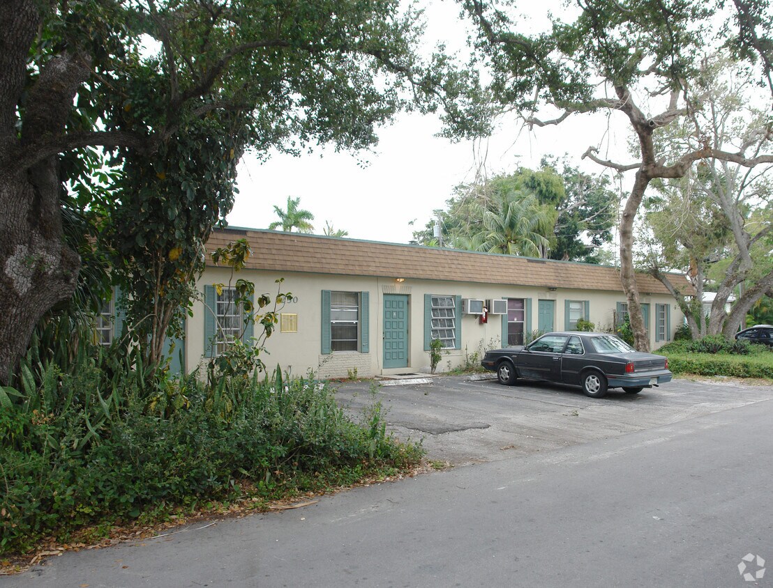 Foto del edificio - 250 Harmon Ave
