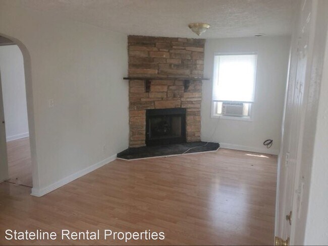 Building Photo - 2 br, 1 bath House - 327 Pennsylvania Ave
