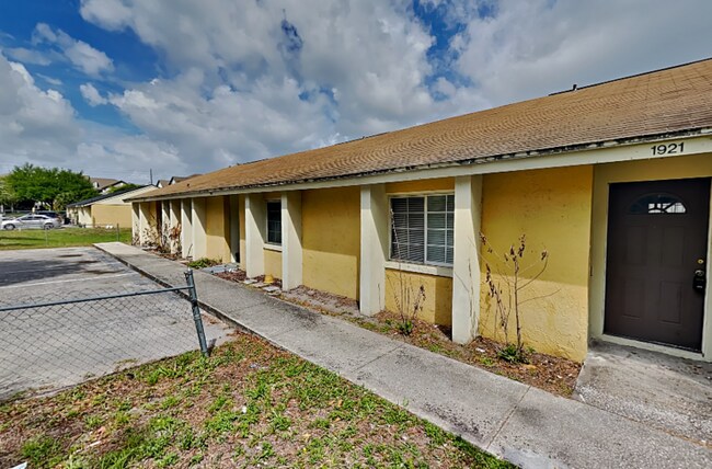 Foto del edificio - 1921 Truman Rd