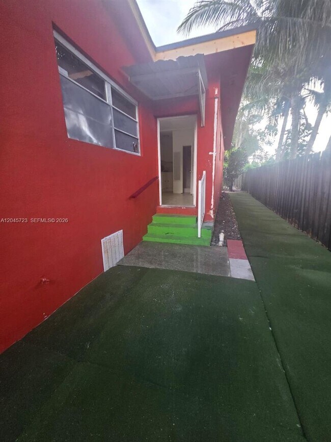 Foto del edificio - 10861 NW 22nd Ct