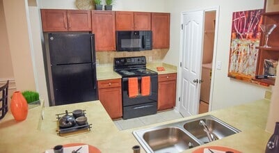 Building Photo - 3029 Crossview Dr