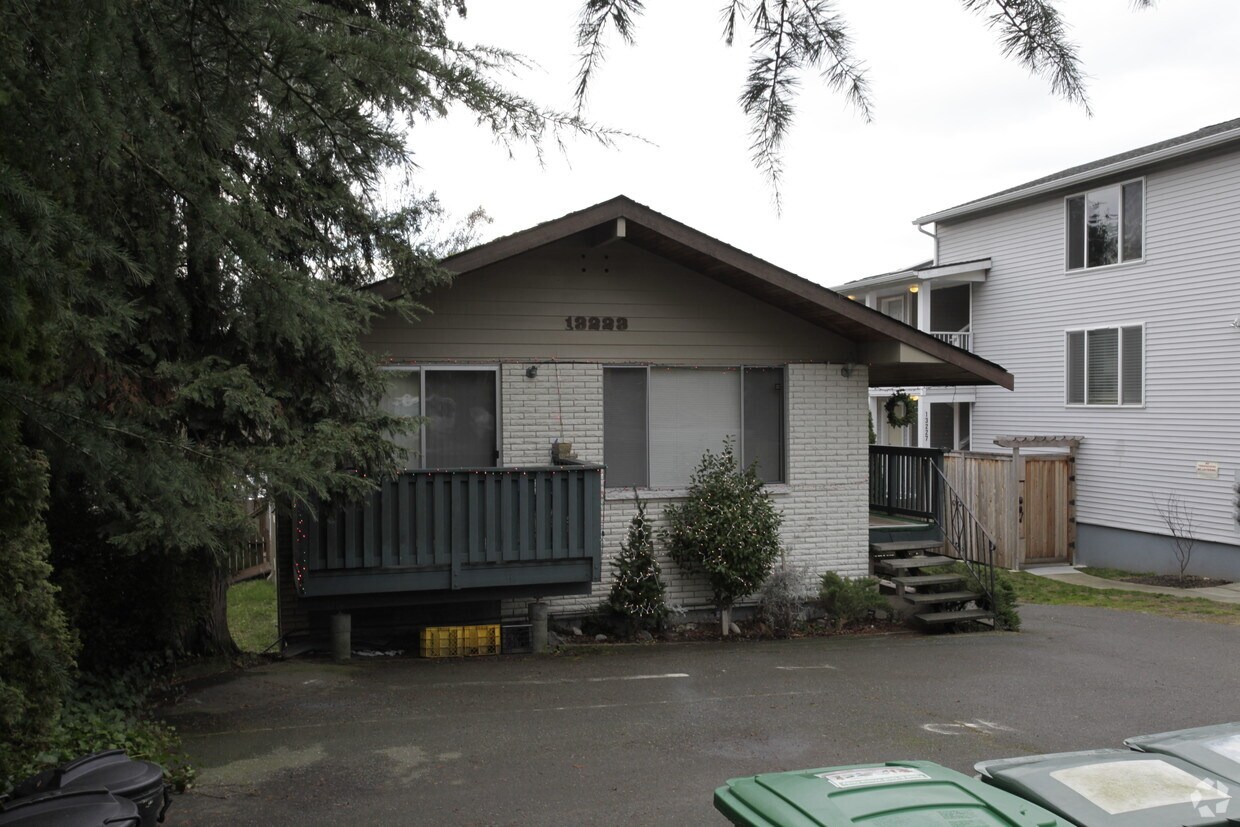 Building Photo - 13223 35th Ave NE