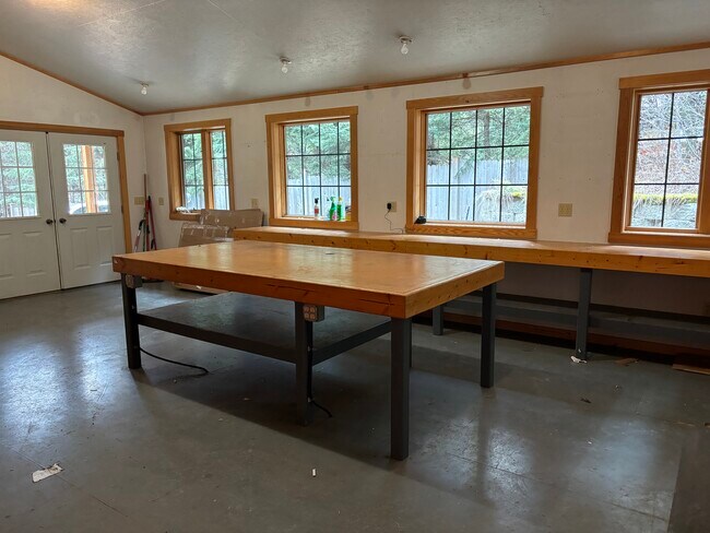 Foto del edificio - 63831 Gallatin Rd