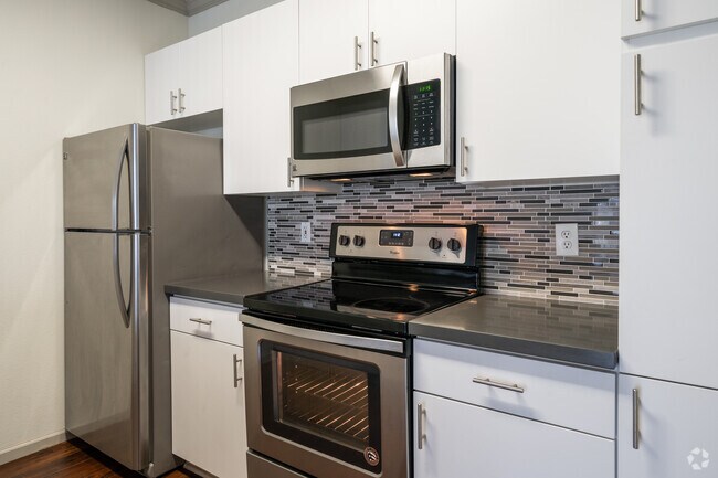 1BR, 1BA - Residencia 1 Lujo - Park Central