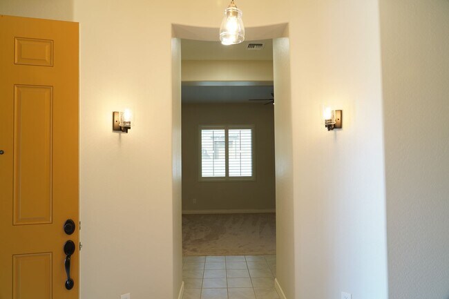 Building Photo - Fetlock