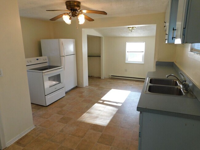 Foto del edificio - 2 BR Single Family Home in Cumberland