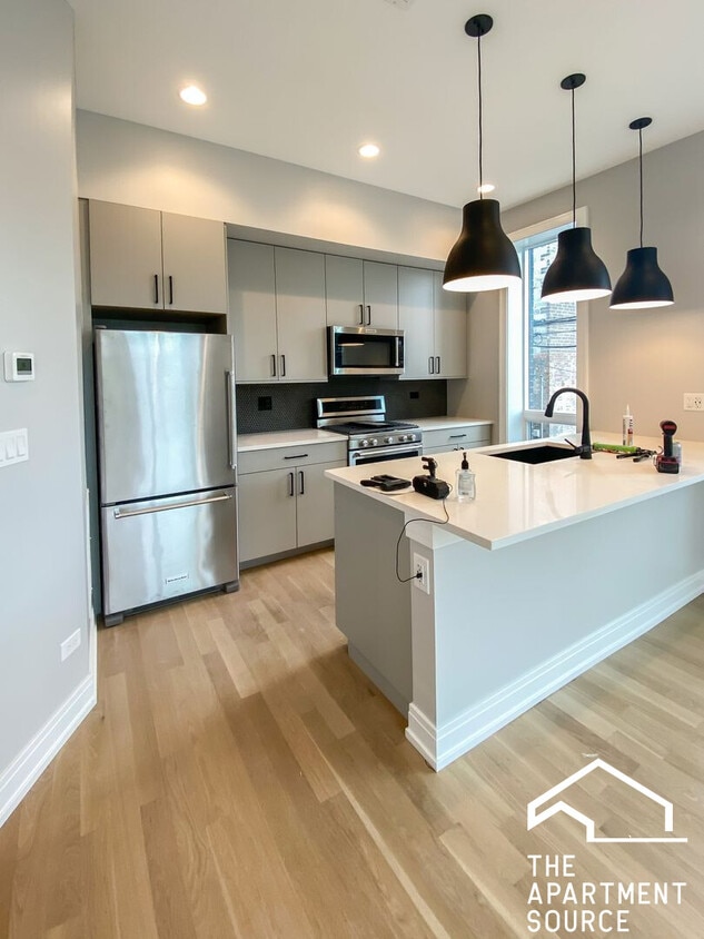 Photo - 1050 West Cornelia Ave. Unit 203